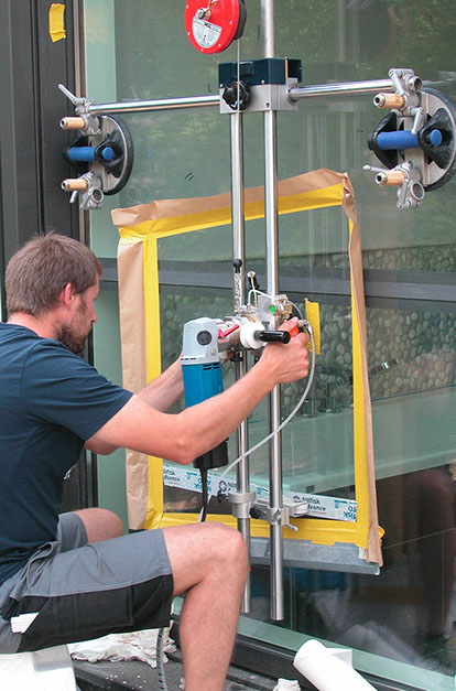 vetrox, glaskratzer, glaskratzer entfernen, glaskratzerentfernung, scratching, graffiti, glass doc, glassanierung, verkratztes glas